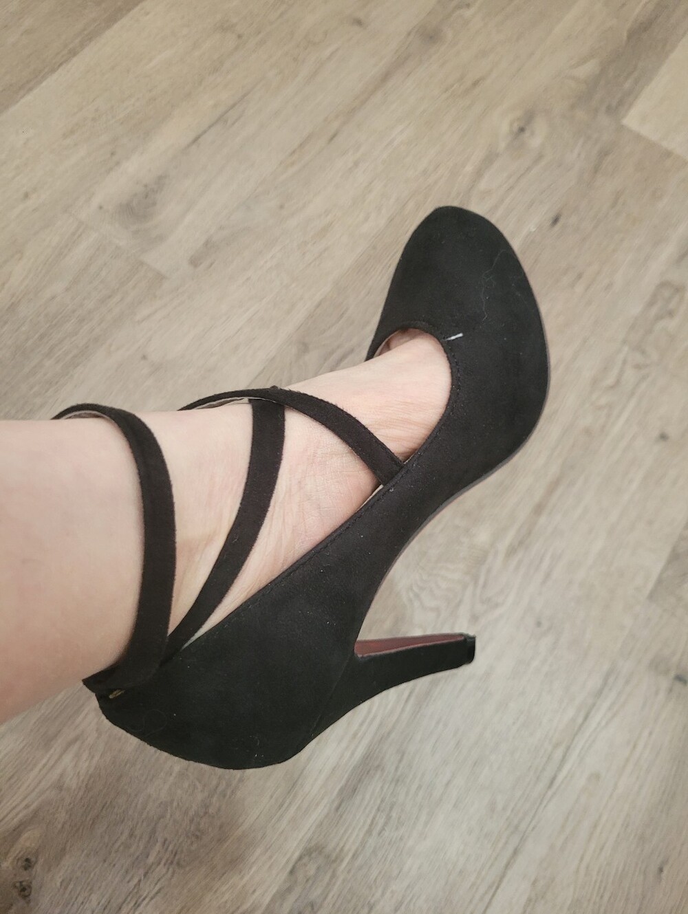 Y2K Black Velvet High Heels Platform Crisscross Ankle Shoes Size: 7.5US
